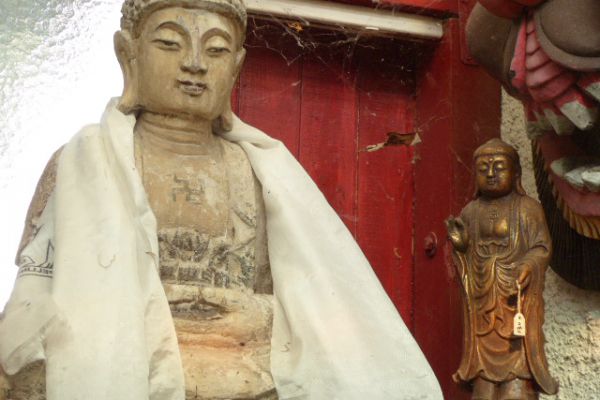 Buddha - Holzschnitzerei aus China