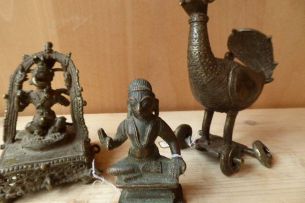 Ganesha, Buddha und Götterspielzeug - Gelbguss