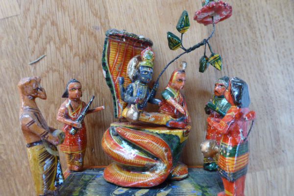 lackiertes Holz-Varanasi